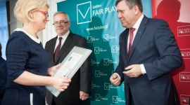 Oto najlepsze gminy w Polsce – finał XIV edycji konkursu „Gmina Fair Play” Samorządy, BIZNES - Zakończyła się tegoroczna edycja konkursu „Gmina Fair Play” – Certyfikowana Lokalizacja Inwestycji. Uroczyste wręczenie certyfikatów i nagród zaplanowano na 23 października w hotelu Bristol w Warszawie. Tytuł „Gmina Fair Play” 2015 zdobyło 17 samorządów.