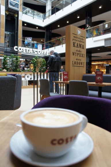 Pierwsza COSTA COFFEE w Białymstoku BIZNES, Konsument - COSTA COFFEE – największa sieć kawiarni w Polsce – wkracza na nowy rynek. Swój 118. lokal sieć otworzyła w Białymstoku. To pierwsza kawiarnia marki w tym mieście i w całym woj. podlaskim.