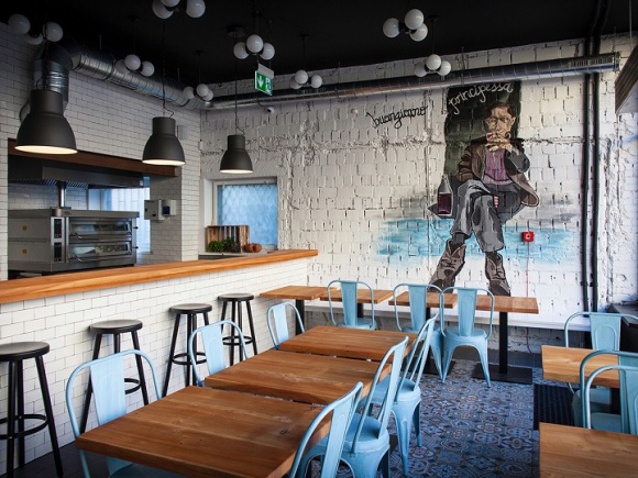 Locale czyli miejscowy, tutejszy… po prostu swój BIZNES, Kultura - Charakter restauracji najlepiej oddaje nazwa – Locale, czyli po prostu swój. Właściciele przenieśli do niej to, co zaobserwowali podczas podróży po Włoszech – gościnność, serdeczność, lokalność i oczywiście pyszną włoską kuchnię.