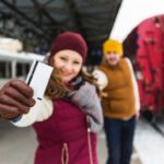 Pociągiem, ale bez biletu – gapowiczów przybywa