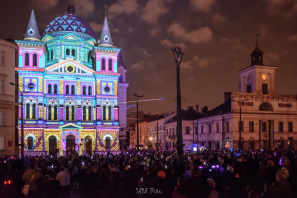 Rozbłysły kolorowe światła Light. Move. Festival. 2017