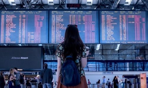 Kiedy Polacy powinni rezerwować loty, aby uzyskać najlepszą ofertę