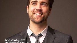 A.J Finn w Empiku Silesia BIZNES, Kultura - AJ Finn, autor "Kobiety w oknie" - najpopularniejszego thrillera 2018 roku spotka się z czytelniczkami i czytelnikami 19 maja o godz. 16:00 w katowickim salonie Empik Silesia w ramach Apostrof. Międzynarodowy Festiwal Literatury. Spotkanie poprowadzi Maria Olecha-Lisiecka.