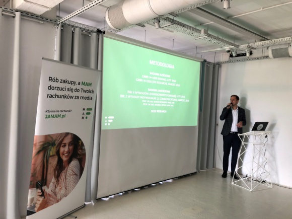 Polscy konsumenci kochają małych sprzedawców BIZNES, Konsument - Polscy konsumenci kochają małych sprzedawców