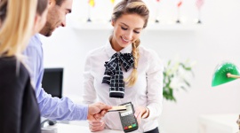 FD Polcard kontynuuje współpracę z sektorem publicznym w Polsce Bezgotówkowej Samorządy, BIZNES - First Data Polska kontynuuje współpracę z sektorem publicznym w Programie Polska Bezgotówkowa. Od 1 września 2018 r. instytucje publiczne w Polsce przyjmujące płatności mogą otrzymać bezpłatnie terminale płatnicze First Data® Polcard® w ramach Programu Polska Bezgotówkowa.