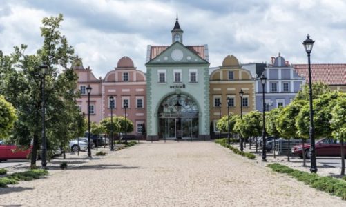 Klienci Designer Outlet Warszawa wydają na zakupy więcej niż przed rokiem