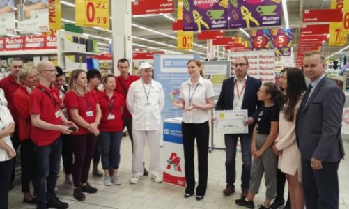 Fundacja Auchan na rzecz młodzieży przekazała czek SOS Wioskom Dziecięcem