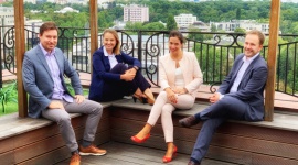 WUJEK GOOGLE CZY PROFESJONALNA POMOC PRAWNA? CO WYBIERAJĄ POLACY? BIZNES, Prawo - Dzięki powszechnemu dostępowi do Internetu, łatwości posługiwania się i wyszukiwania informacji, źródło to dla wielu osób zaczęło stanowić wyrocznię, gdzie znaleźć można odpowiedź na każde zadane pytanie. Czy to dobrze?