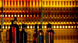 Alkohole – w ogniu definicji i przepisów BIZNES, Prawo - Już wkrótce producentom napojów spirytusowych będzie jeszcze trudniej. W 2021 roku zaczną obowiązywać nowe zasady, jednolite dla całej Unii Europejskiej.